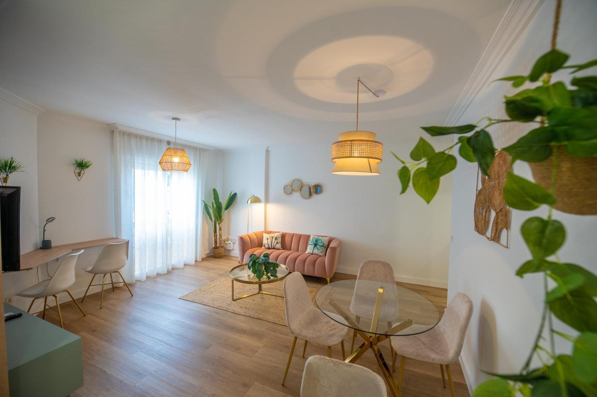 Prensa & Nice Courtyard By Ele Apartments Malaga Bagian luar foto