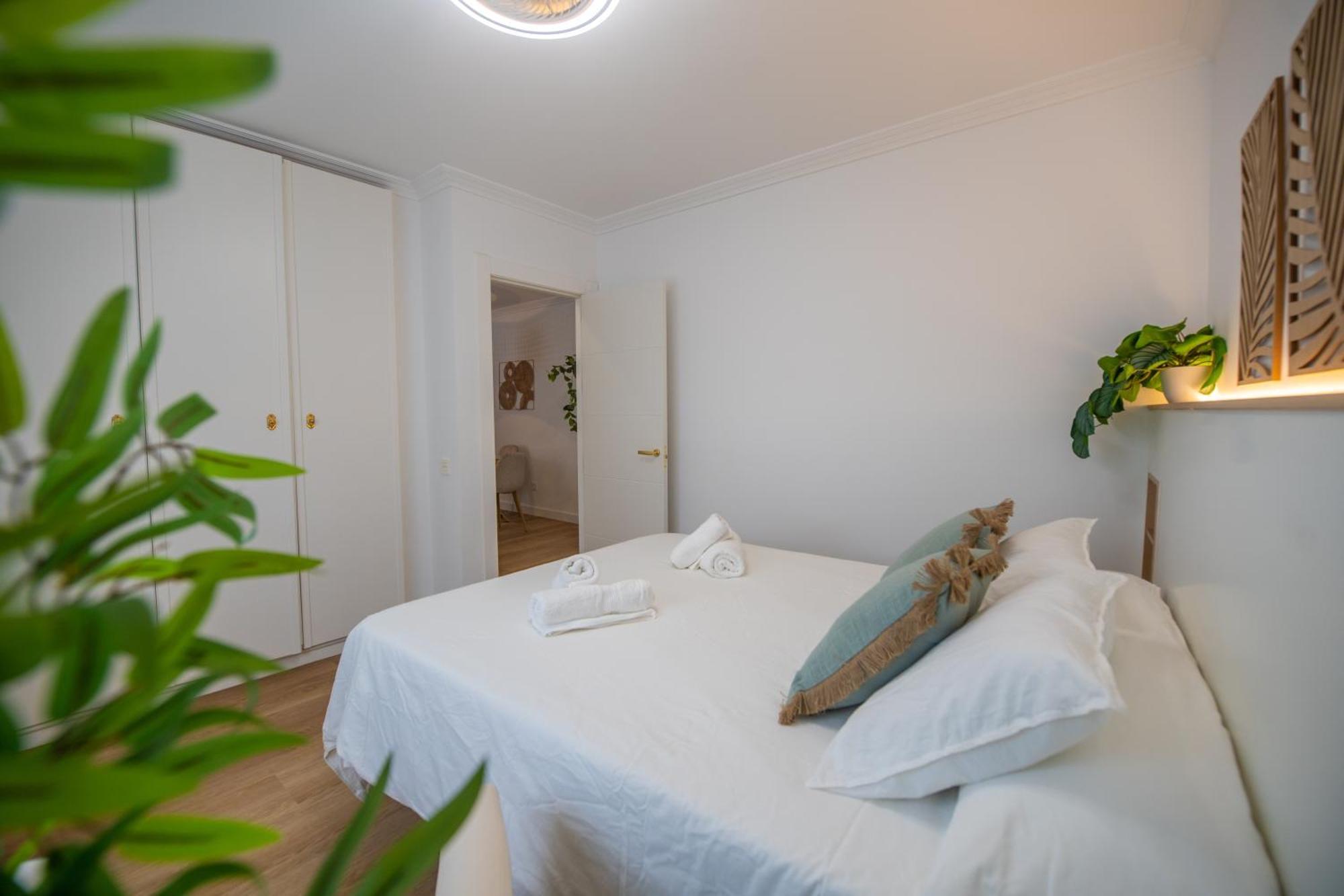 Prensa & Nice Courtyard By Ele Apartments Malaga Bagian luar foto